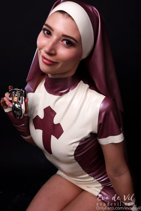 EvaDeVil star xxx archive