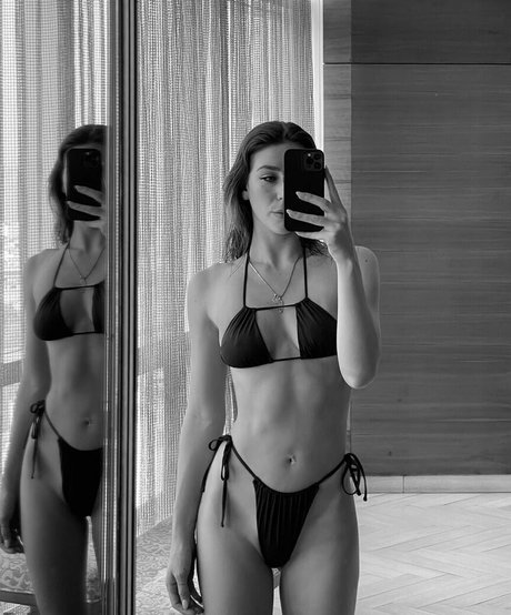 The Domunique free actress pic