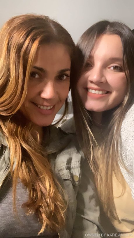 Katie and Rose Anders star free photos