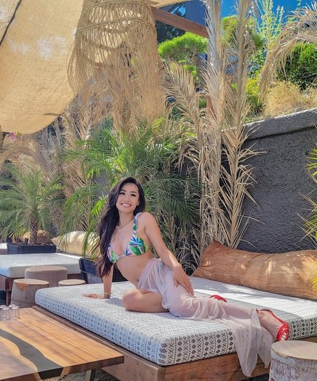 Elizabeth Tran model pretty pics