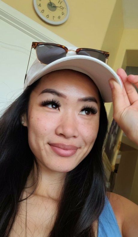 Elizabeth Tran star top photo