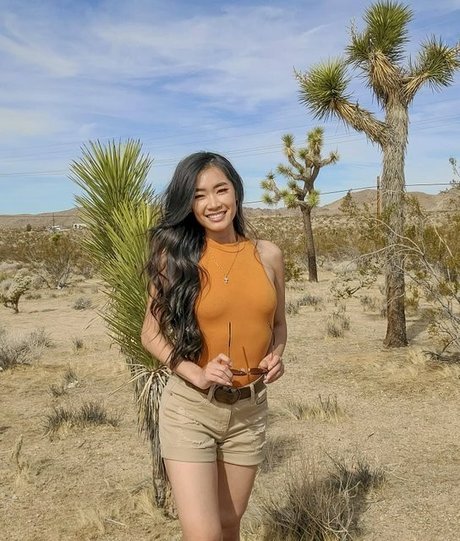 Elizabeth Tran top pornstar gallery