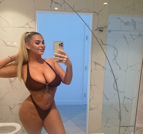 lilybultx porn model archive