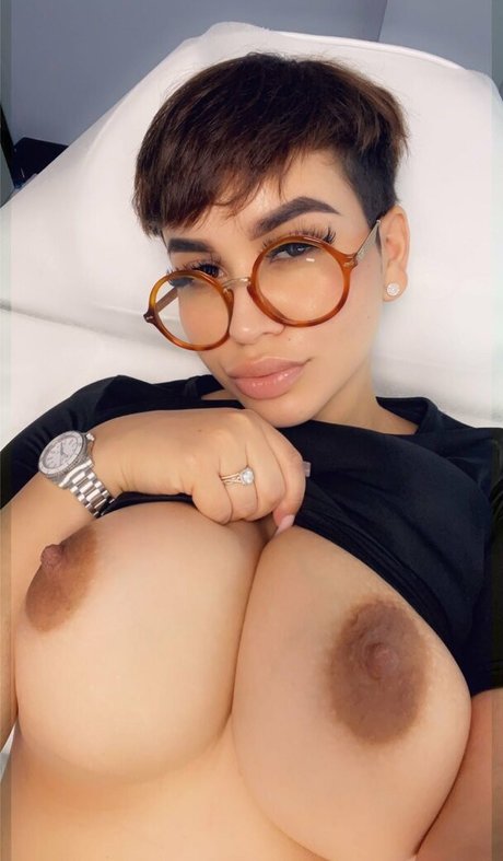 Steph Murves exclusive model picture