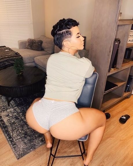 Steph Murves art actress img