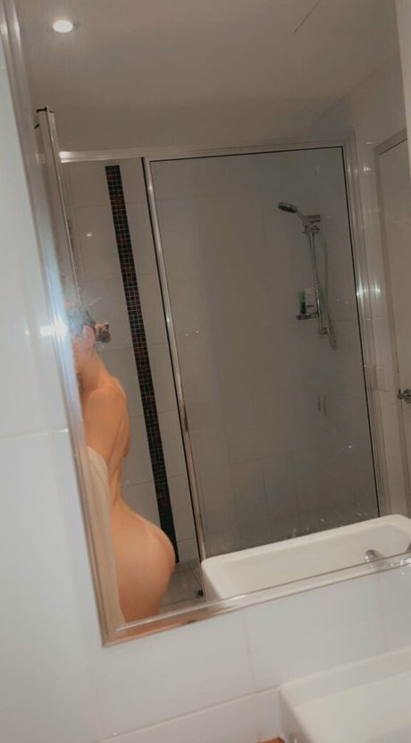 Onlyfanswmadi pornstar nice pics