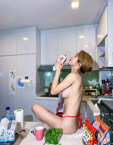 Yui Xin naked model archive