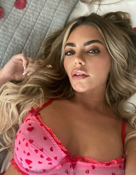 Megan Barton Hanson model hot pictures