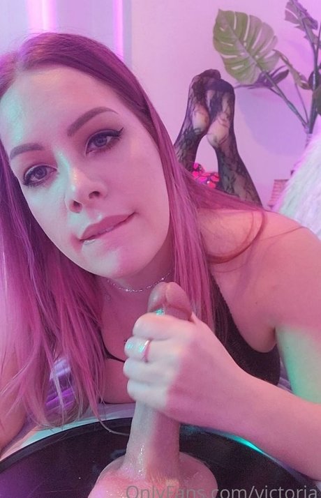 Victoria SG model naked archive