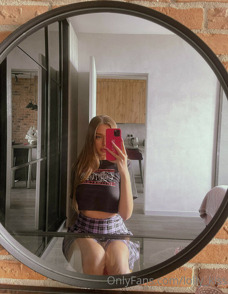 lolly kiss star sexy picture