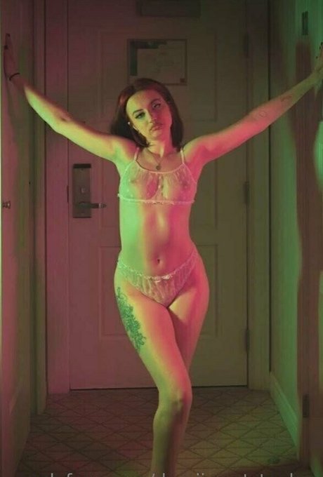 Demii Starr thumbnail