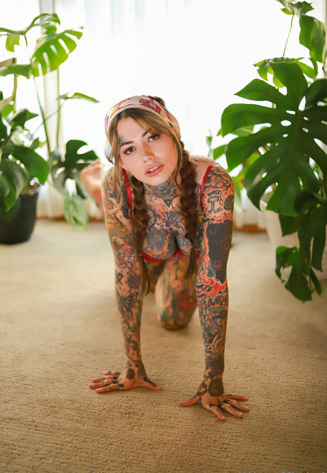 Tigerlilly model beautiful picture