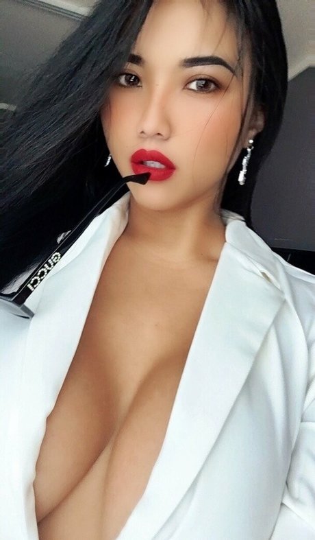 Ariaboobie pretty actress photo