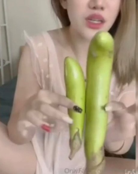 menaraewadee nude pornstar pics