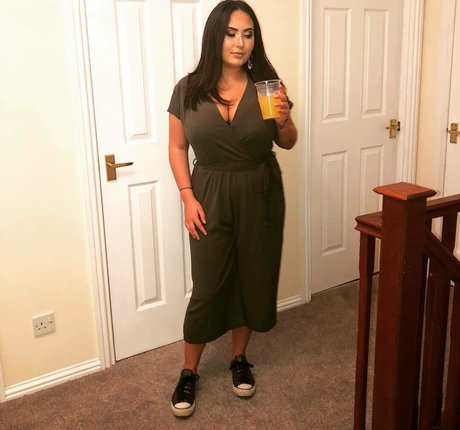 Hugekcups star art img