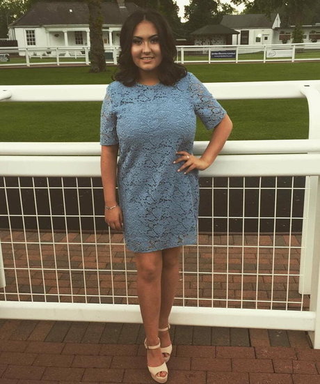 Hugekcups art model picture