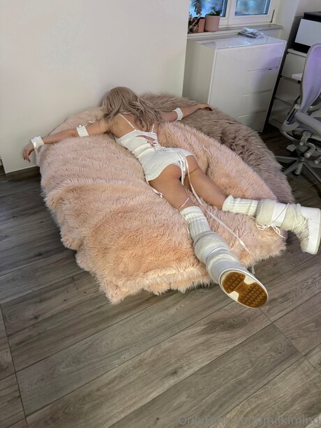 Milkimind hot actress img