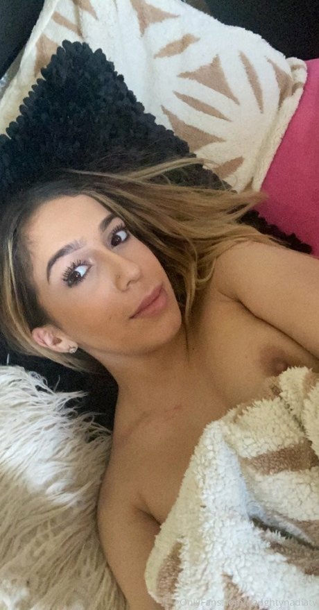 Busty Nadia hot model pic