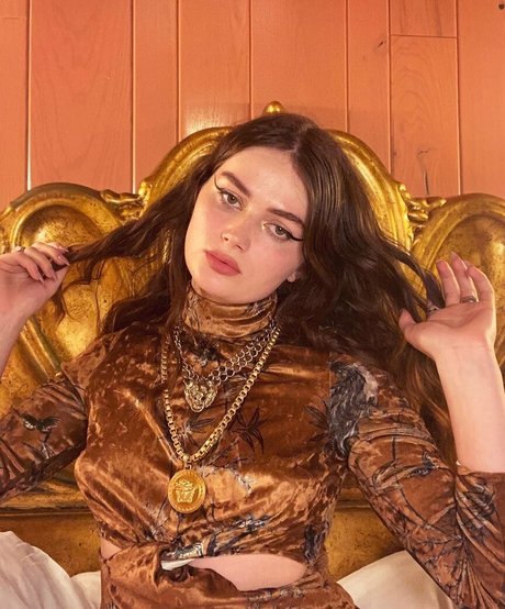 erosauclair model sexy photo