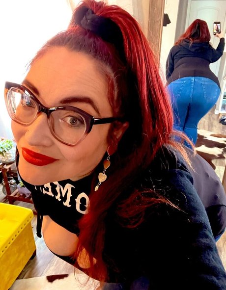 Allie Wayne high quality actress images