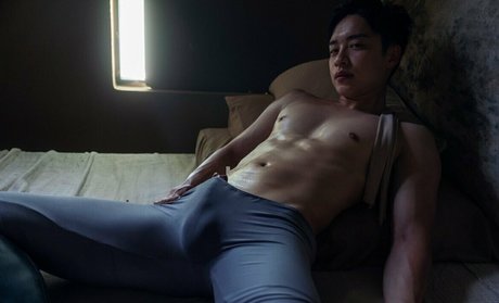 ryo kanzaki1031 naked model picture