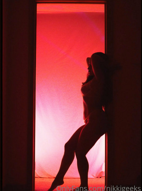 NikkiGeeks model hd pictures