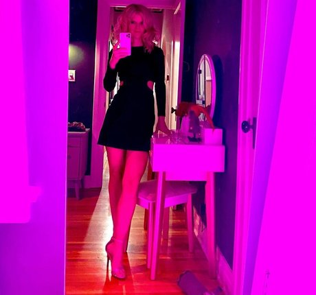 Arden Myrin art actress photo