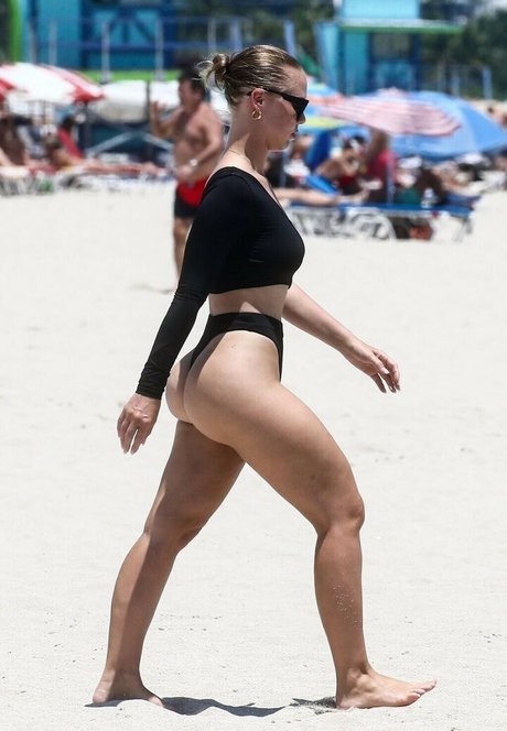 Bianca Elouise top model img