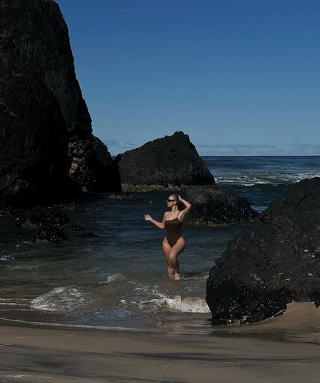 Bianca Elouise hd pornstar archive