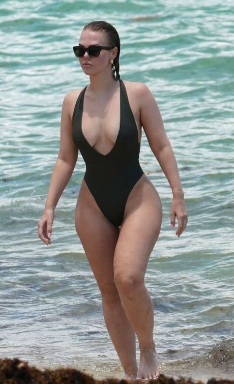 Bianca Elouise hd actress gallery