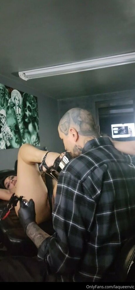 laqueenvic nude star photos