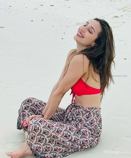 Heli Daruwala sex actress img