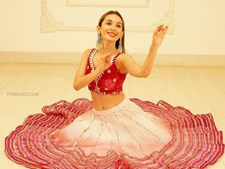 Heli Daruwala star nudes archive