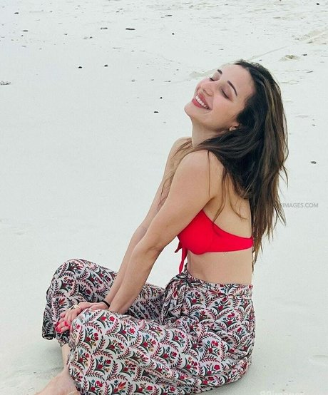 Heli Daruwala free pornstar archive