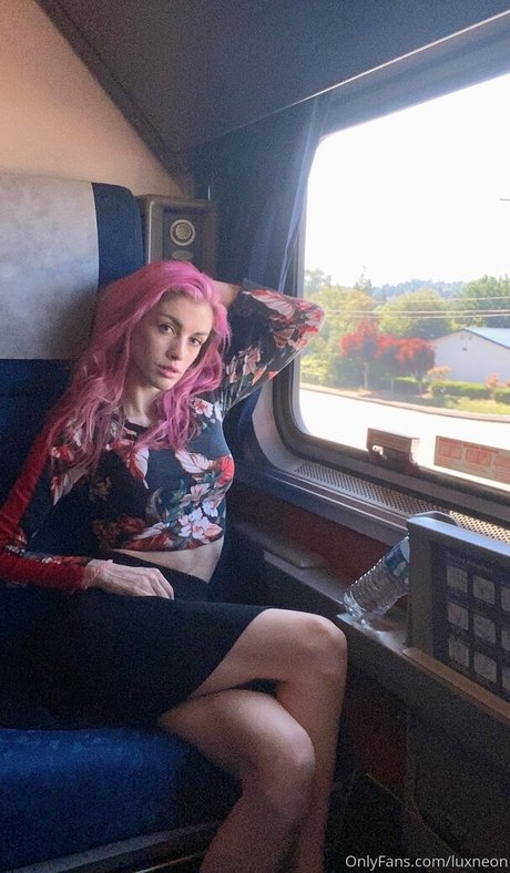 Luxneon pornstar nude picture