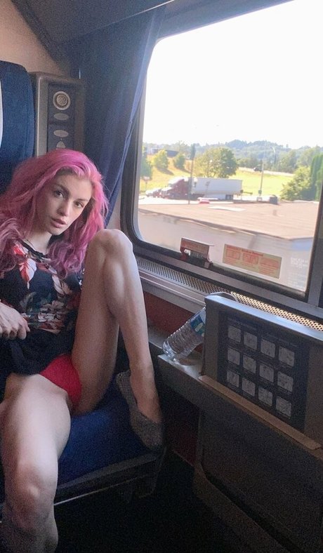 Luxneon pornographic actress gallery