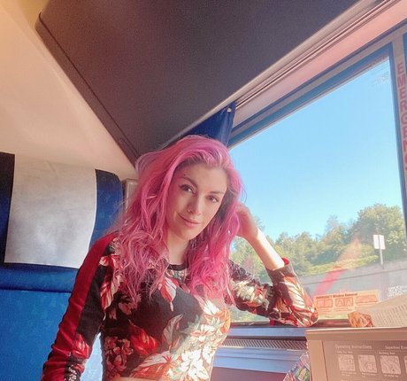 Luxneon beautiful pornstar images