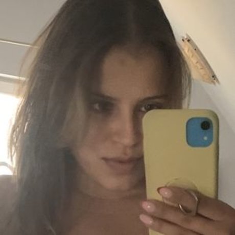 Trisone high quality actress photos