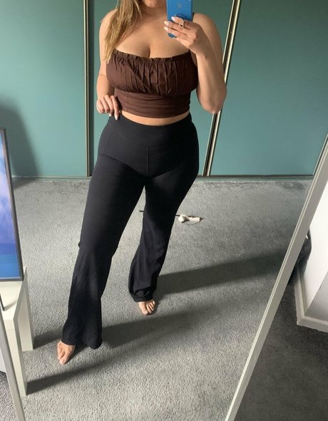 Trisone nude actress pics