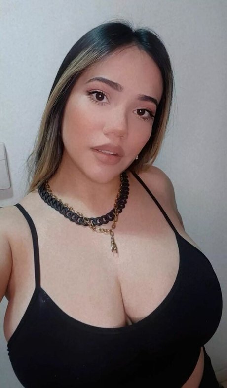 Toomuchtumbao model art pics