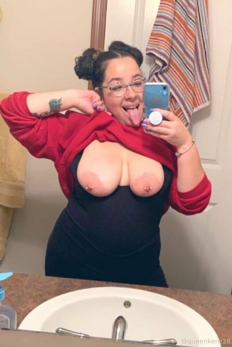 queenkenz28 model pretty photo