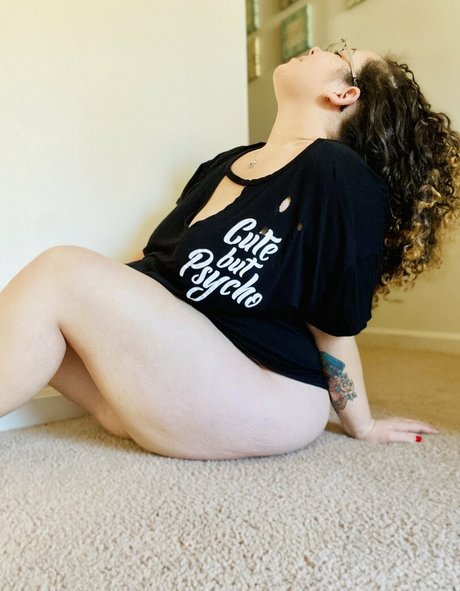 queenkenz28 art model pics