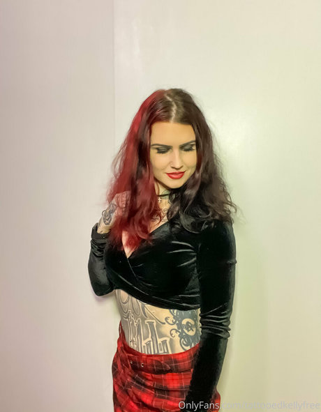 ladyluciferfree erotic model pic