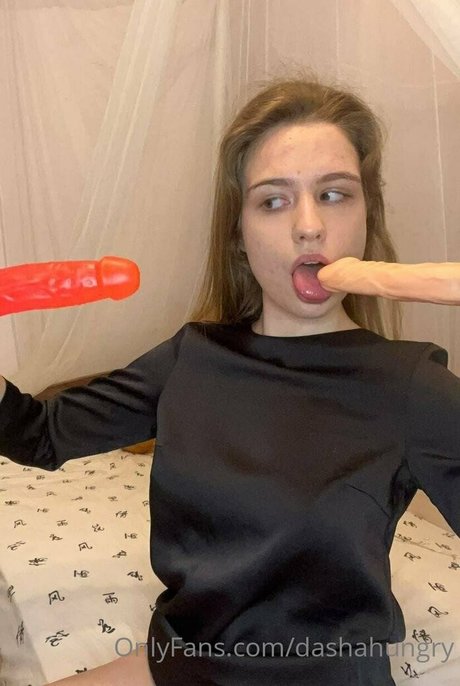 dashahungry model naked photos