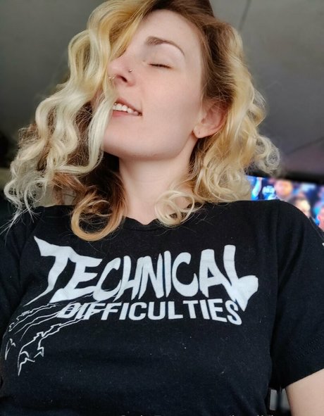 badbluebee naked pornstar gallery