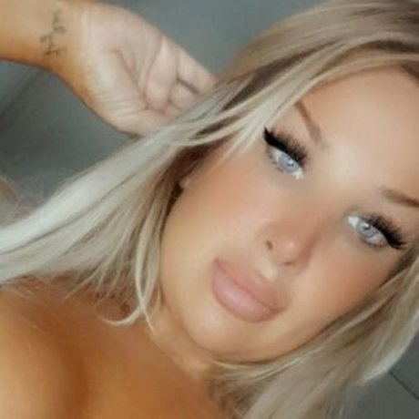 Hayley Hollywood pornstar adult pictures