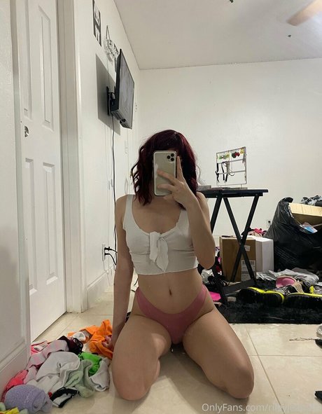 rileyjeansfw top star img