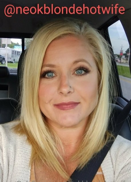 neokblondehotwife beautiful actress img
