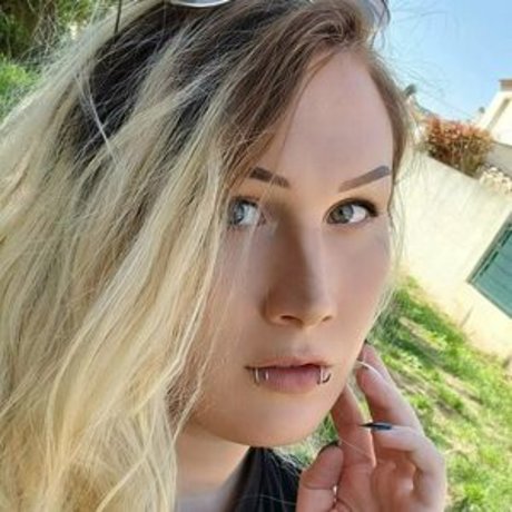 liligoth model xxx gallery