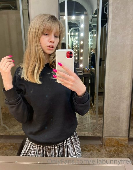 thebunnygirlxxx naked star gallery